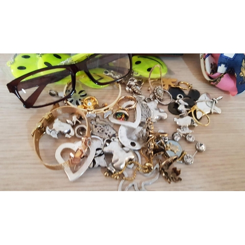 204 - Quantity of Costume Jewellery inc; Rings, Earrings, Necklaces, Pendants, Reading Glasses etc Togethe... 