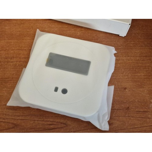 151 - Uniview Smart Indoor Automatic / Non-Contact Body Temperature Digital Reading.

** Stock Clearance /... 