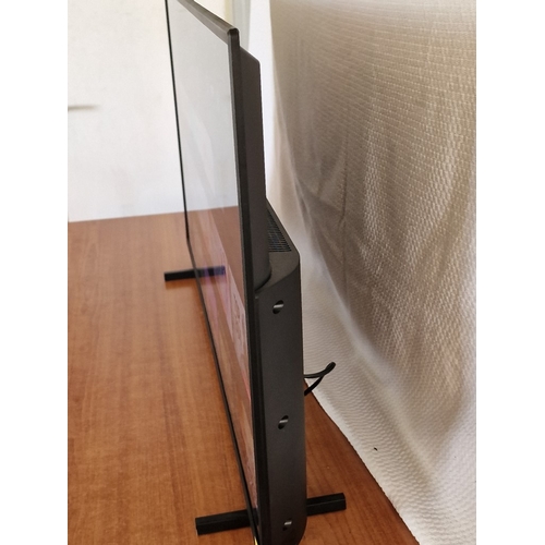 101 - Panasonic 40'' LED Smart TV, (Model: TX-40JX800E), * Basic Test & Working *, Nb. No Remote Control

... 