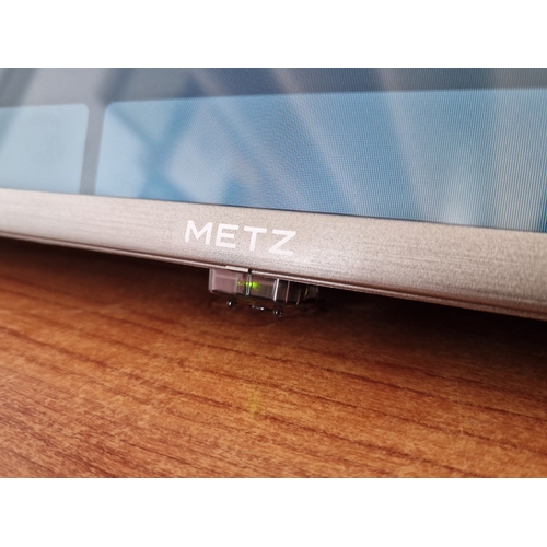 102 - Metz 40'' LED Smart TV, (Model: 40MTB7000), * Basic Test & Working *, with Remote Control, Nb. No St... 