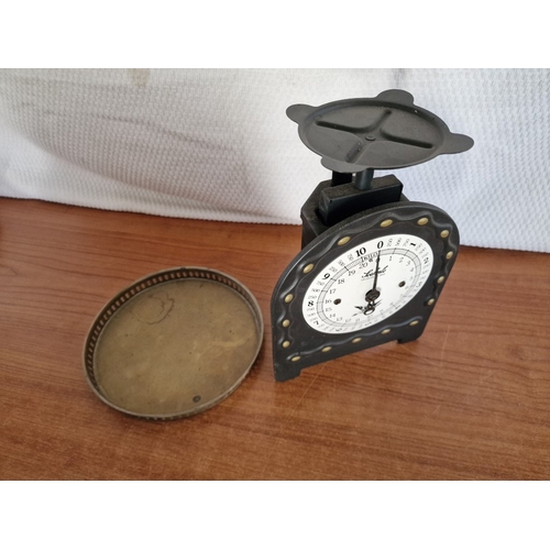 89 - Vintage Soehnle Scales, 10kg, with White Metal Tray