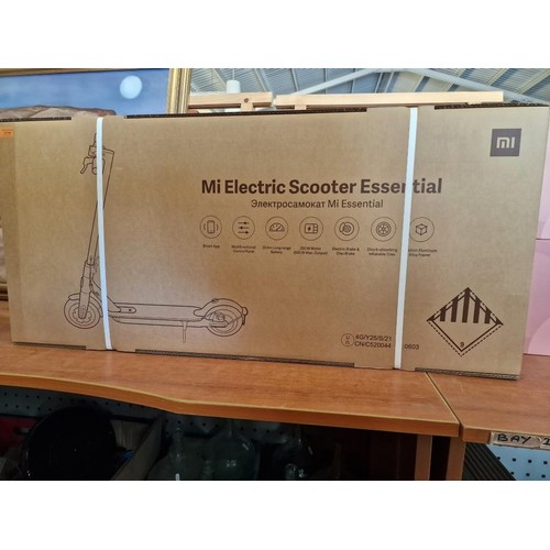 70 - Xiaomi Mi Electric Scooter, Model: Essential. LED Display, 3-Speed, Smart Phone Enabled, etc, Max Sp... 