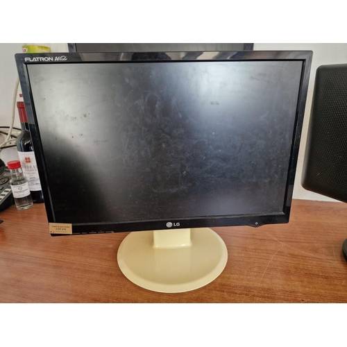 778 - 2 x Computer Monitors; LG Flatron (L196WTQ-WF) and Samsung SyncMaster (S19A10N), (2)