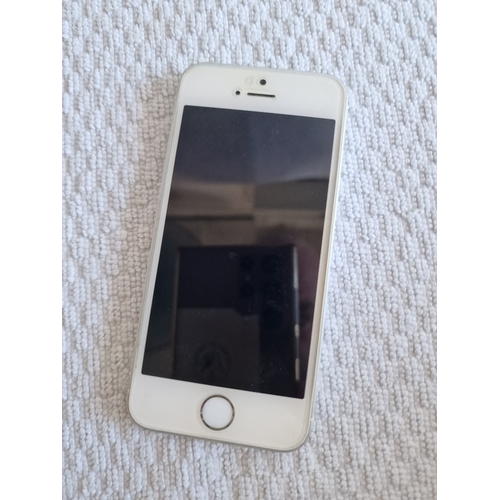 779 - Apple iPhone SE, (Model: A1723), 16GB, Factory Reset, with Cover, * Basic Test & Working *

Nb. No C... 