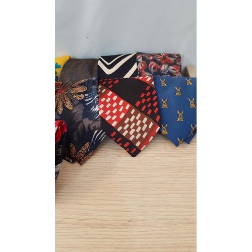 763 - Approx 25 x Ties in Different Style, Material, Brands, Pattern