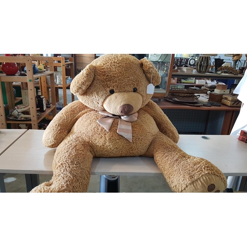 75A - Smiling Teddy Bear Huggable Giant Bear Looking for Home

Nb. Model NOT Included, Shown for Scale Pur... 