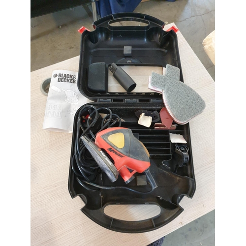 112 - Black & Decker Palm Sander with Spare Pads and Instructions in Case *Basic Test and Working*