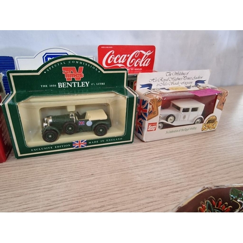 61 - Lledo Boxed Die Cast Model Vehicles Commemorative / Promotional / Souvenir (L:61cm), (8)