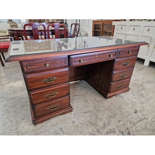 100 - Dark Wood Twin Pedestal Kneehole 7-Drawer Desk with Glass Top, (Approx. 152 x 76cm)