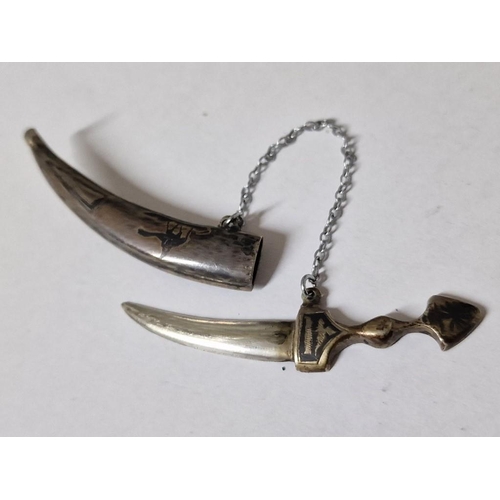 258 - Decorative Vintage White Metal Miniature Dagger Brooch, (Approx. L: 7cm, 7.9g)