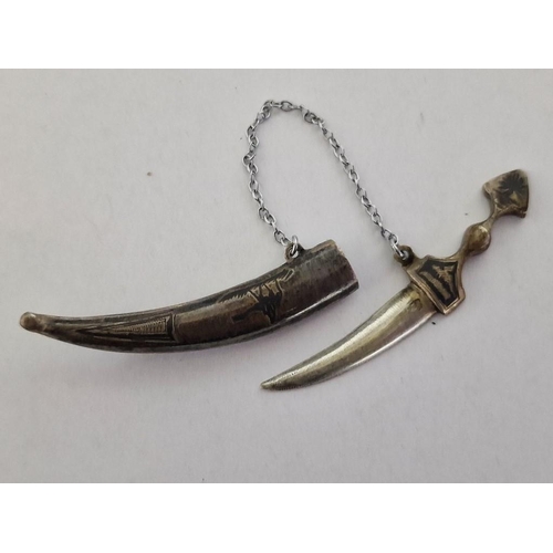 258 - Decorative Vintage White Metal Miniature Dagger Brooch, (Approx. L: 7cm, 7.9g)