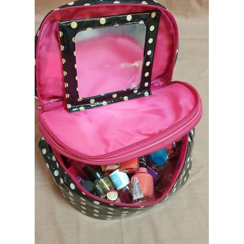 835 - Collection of 30 Colours Nail Polish in Polka Dot Cosmetic Bag (31pcs)