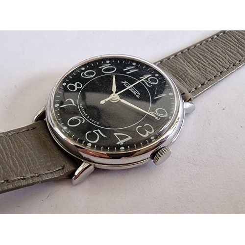 291 - Vintage Raketa Manual Wind Gent's Wrist Watch, Made in Soviet Union, Round Case with Black Face and ... 