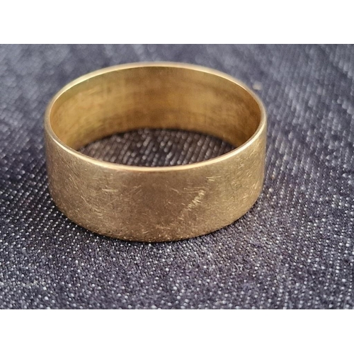 81 - 20ct Gold Wedding Band / Ring, (Approx. 5.4g, Size: U)

* Tested with XRF Metal Analyser *