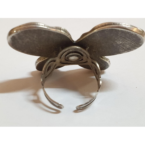 276 - Poisnettia Flower 1987 Mimi Di Gilded Floral Buckle Belt Together with Butterfly Fancy White Metal R... 