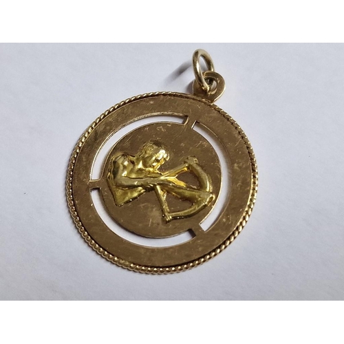 131 - 16ct Gold Round Pendant with Zodiac Sign Sagittarius, (Approx. Ø: 24mm, 4.3g)

* Tested with XRF Met... 