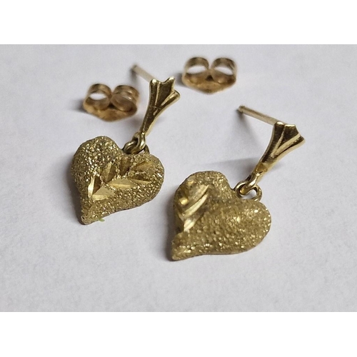 134 - Pair of Decorative 14ct Gold Heart Shaped Earrings, (Approx. 2g)

* Tested with XRF Metal Analyser *