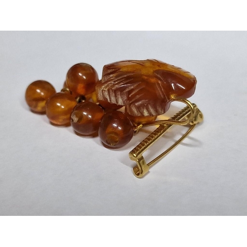 135 - Vintage 9ct Gold and Amber Grape Design Brooch, Made in Russia, (Approx. 6.4g Total Weight)