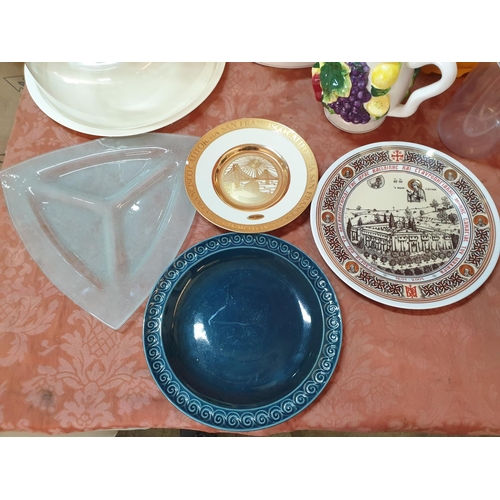 810 - Large Home Assorted Box; Kitchen Items, Decorative Plates, Decorative Ceramic Kitchen Ornament etc