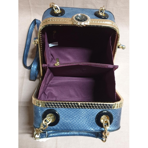 221 - Stylish Ornate Handbag Trunk Purse with Large Round Crystal Clasp (Approx. 14 x 18 x 17cm)