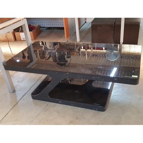 151 - Large Modern Coffee Table, Metal with Glass Tempered Glass Top (130 x 70 x 40cm)