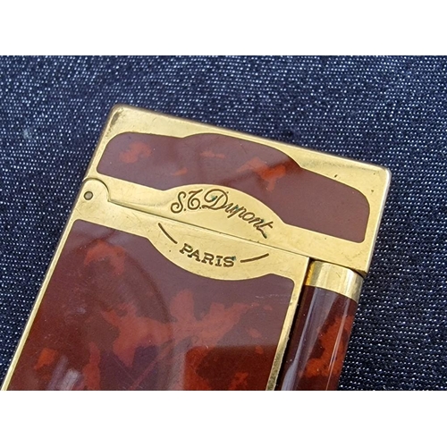 103 - S.T. Dupont (Paris) Chinese Lacquer & Gold Maduro Lighter, with Felt Case