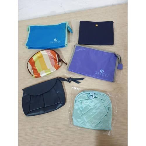 383 - Various Toiletry Bags in Different Sizes, Colour, Style etc (6)