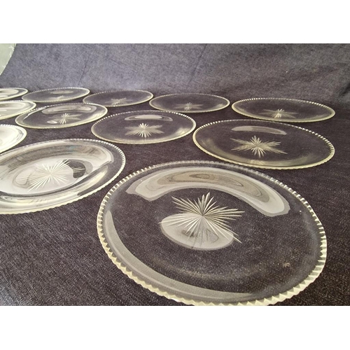 428 - Set of 14 x Vintage Round Glass Plates with Star Decoration in the Centre Base and Patterned Rim, (A... 