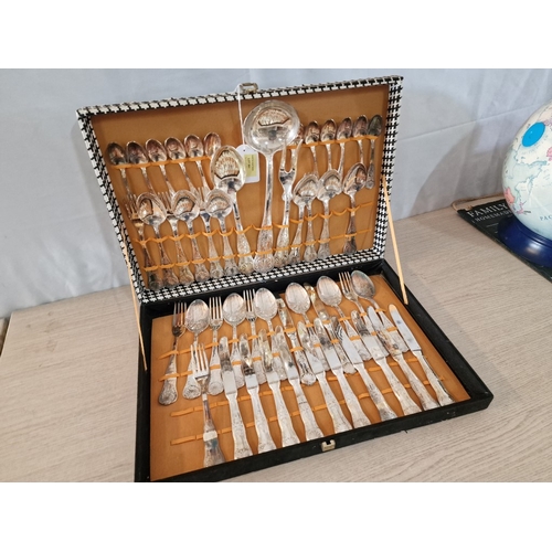 784 - Set of Cutlery Silver Plated in Display Case