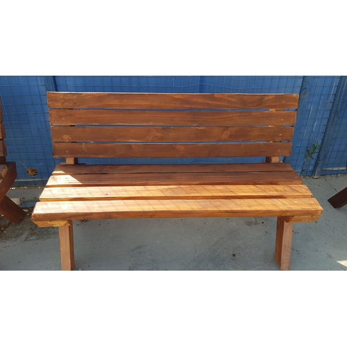 792 - Large Wooden Outdoor Bench (Approx. L:118cm)