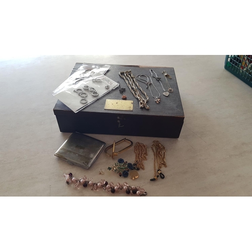 816 - Large Wooden Vintage Box (29 x 22 x 7.5cm) A/F with Collection of Jewellery and Others