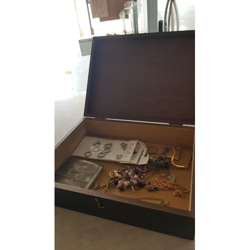 816 - Large Wooden Vintage Box (29 x 22 x 7.5cm) A/F with Collection of Jewellery and Others