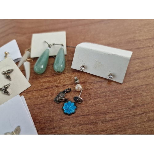 818 - Collection of Jewellery; 14 x Pairs of Assorted Earrings, etc