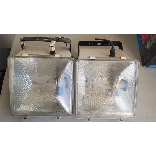 824 - 2 x Halogen Flood Lights (Un-Tested)