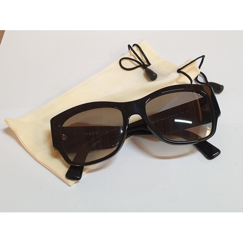 351 - Vogue Sunglasses, V05462-S W44/11