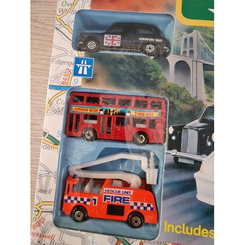 25 - Boxed Set 'Matchbox Motorcity', Around Britain Playset with Map Playmat and 5 x Scale Model Vehicles... 