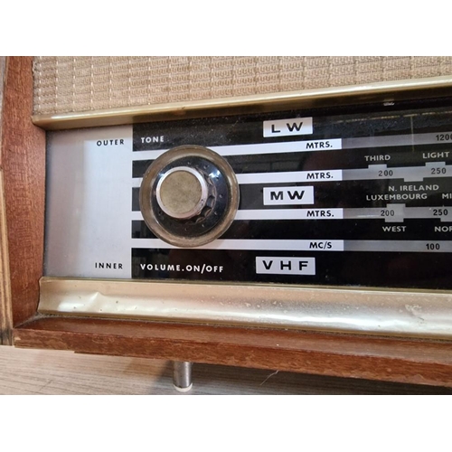 81 - Vintage EKCO Radio, (Model: U428) with LW, MW & VHF, * Basic Test and Turns On / Works *