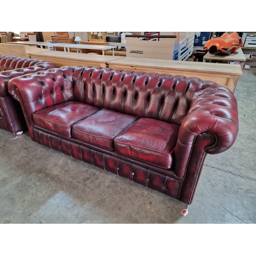 97 - Red Oxblood Leather Chesterfield Sofa, 3-Seater, Made in England (H:74cm x W:198cm x D:93cm)