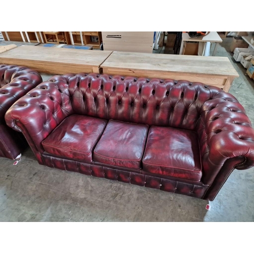 97 - Red Oxblood Leather Chesterfield Sofa, 3-Seater, Made in England (H:74cm x W:198cm x D:93cm)