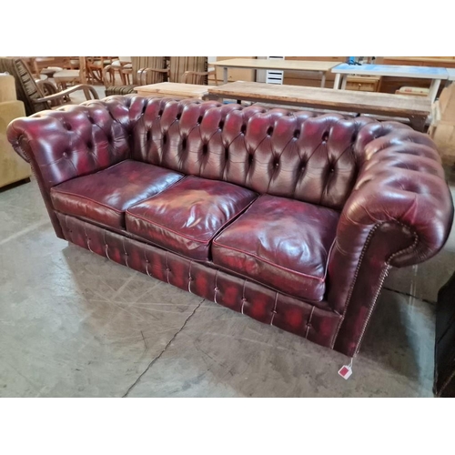 99 - Red Oxblood Leather Chesterfield Sofa, 3-Seater, Made in England (H:74cm x W:198cm x D:93cm)