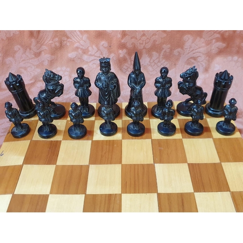 285 - Chess Set with Bakelite Pions and Folding Board