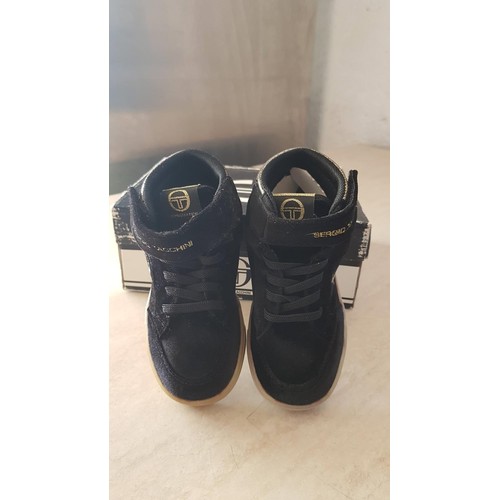 827 - Sergio Tacchini Girls Velvet High-Top Trainers Black / Gold Size 28, UK 10 (Cushioned and Padded Ank... 