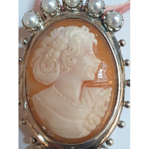 235 - Rare .925 Silver Cameo Brooch Pendant High Ornate and Decorated with Little Pearls (2.5 x 5cm)