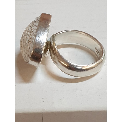 365 - Un-Usual Silver Ring with Beauty Shell, Size O, Total Weight 0.15gr