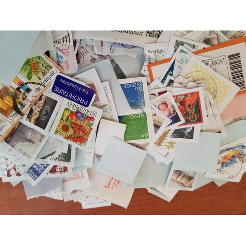 373 - Large Collection of More than 200pcs of Stamps from Around the World