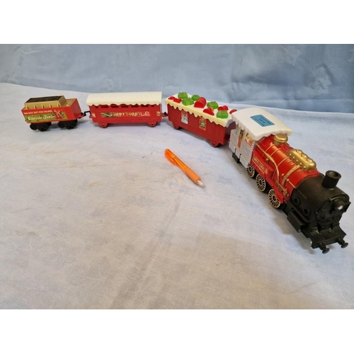 130 - Toy Train Set, Battery Operated & Working! with 3 x Carriages