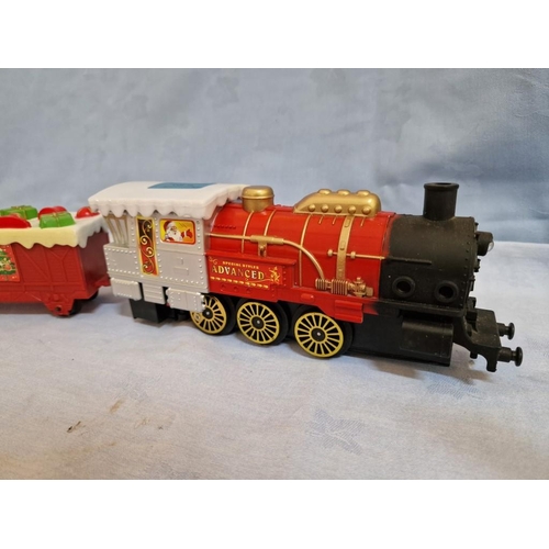 130 - Toy Train Set, Battery Operated & Working! with 3 x Carriages