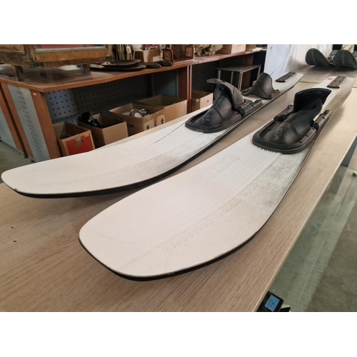 602 - Pair of Water Skis, Wide, (Approx. L: 153cm), (2)