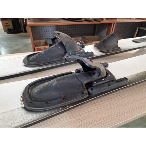 602 - Pair of Water Skis, Wide, (Approx. L: 153cm), (2)