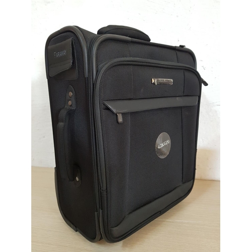 194 - Faraway Cabin Case Black on Wheels and Adjustable Handles (33 x 22 x 46cm)